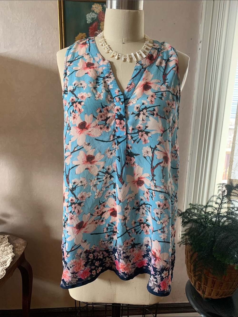 Tolani Silk Blue Floral Sleeveless V-Neck Blouse